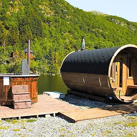 Lofoten Camp Lodge *