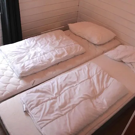 Lofoten Camp אכסניה *